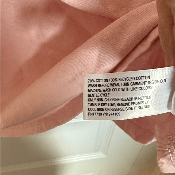 NEW Universal Thread Graphic Tee “Le Weekend” - Picture 4 of 6